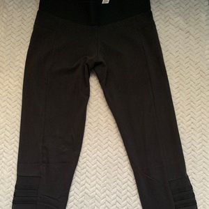 Women’s S Adidas mesh detail legging